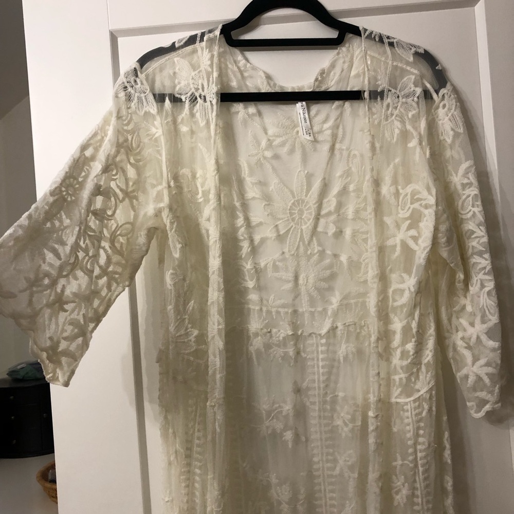 White Lace Robe - Picture 3 of 7